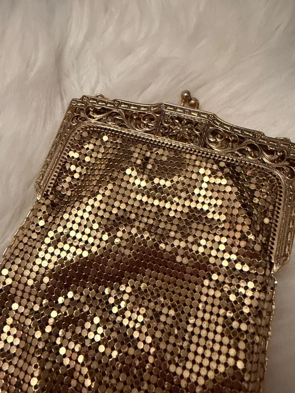 Vintage Whiting and Davis Gold Mesh Fringe purse in mint condition - Picture 2 of 3